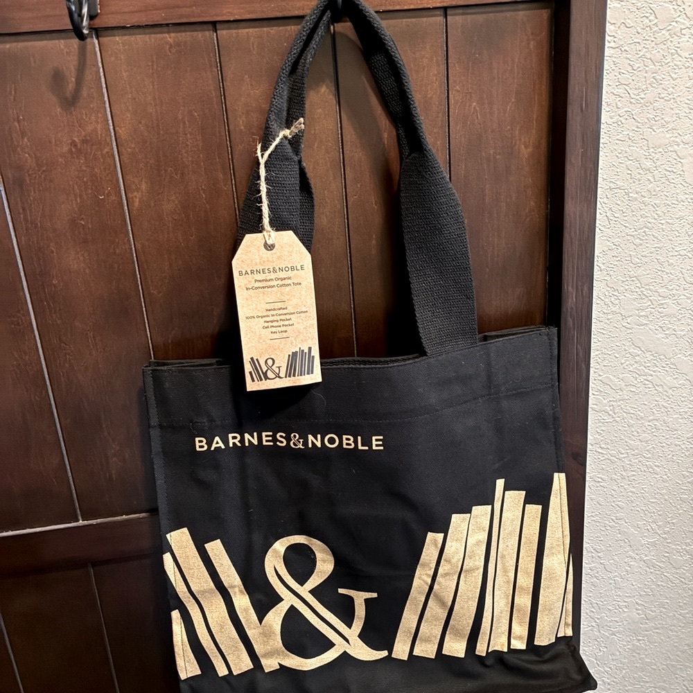 NWT! Barnes & Noble Organic Cotton Tote in Black and Metallic Gold. Never used!